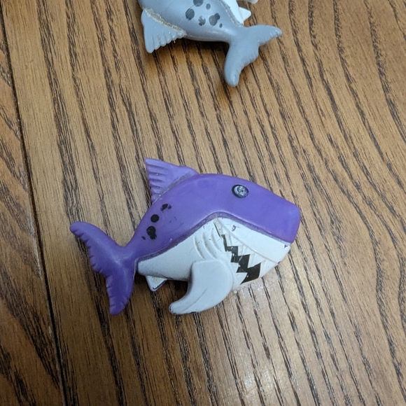 Diving toys. Pelicans and sharks. Could be used as bath tub or pool toys. GUC - Picture 3 of 4